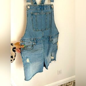 Cutoff overalls shorts super cute size 8 // medium/large